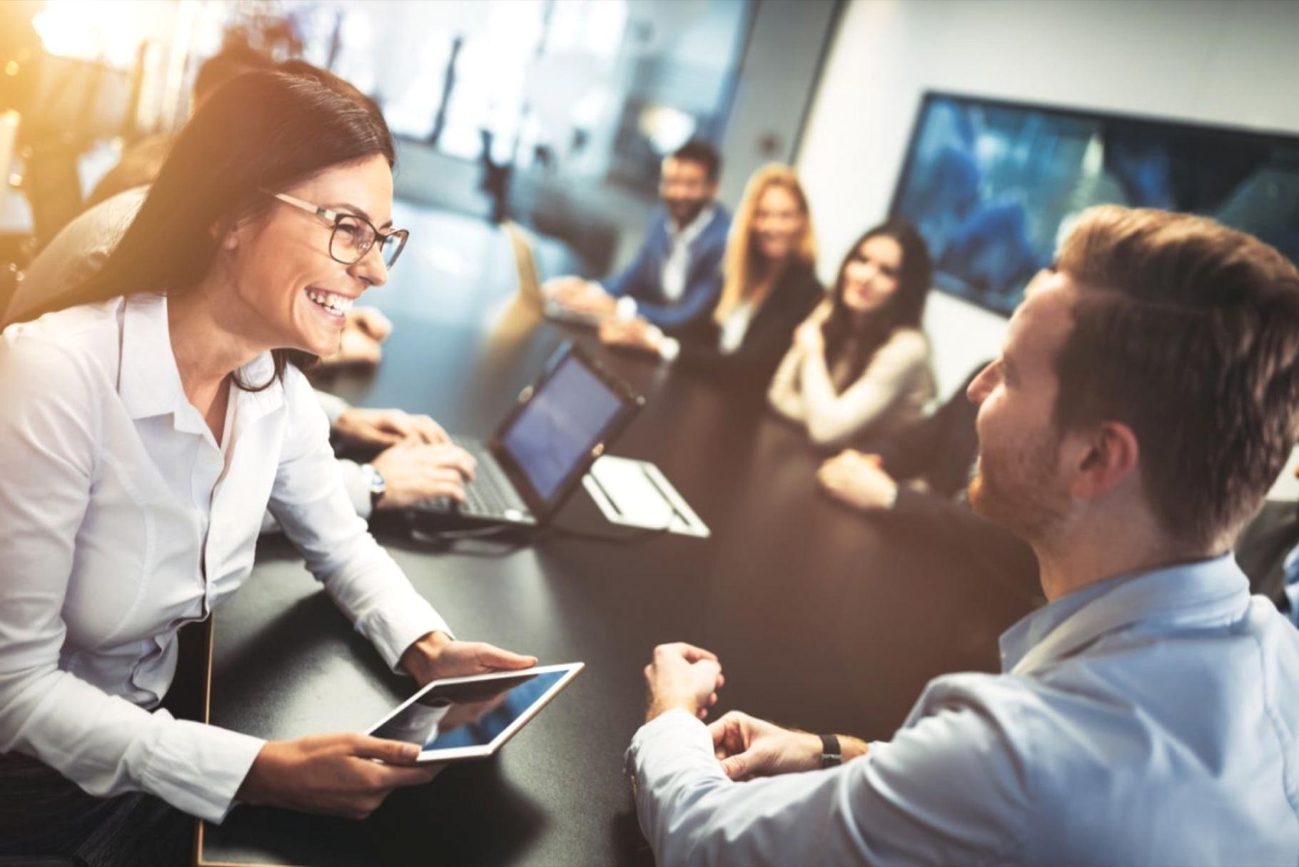 Sesión grupal de análisis de casos de comunicación